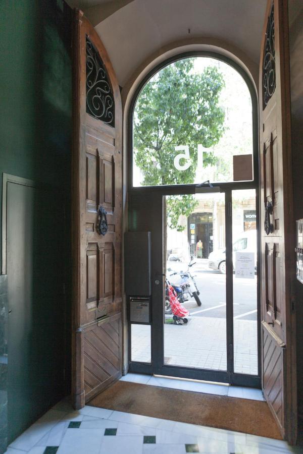 Plaza Catalunya City Center Apartments Barcelona Luaran gambar