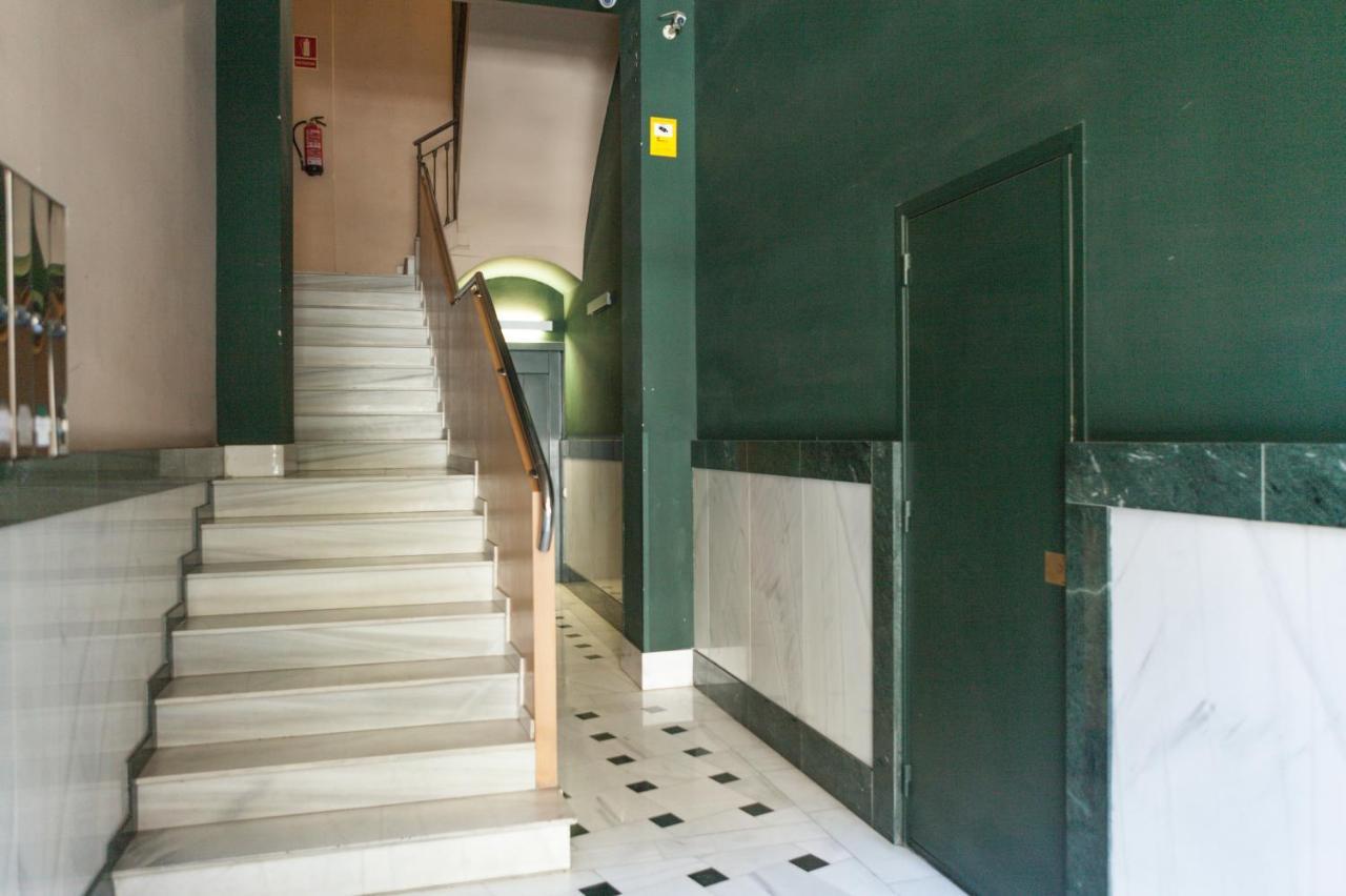 Plaza Catalunya City Center Apartments Barcelona Luaran gambar