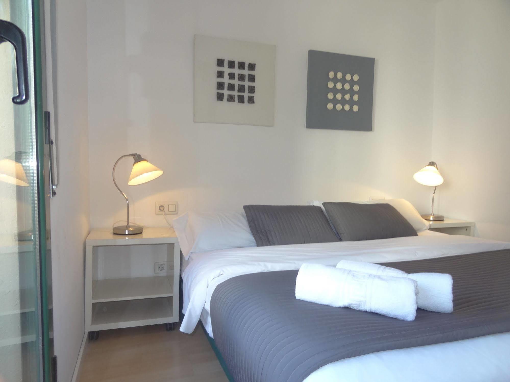 Plaza Catalunya City Center Apartments Barcelona Luaran gambar